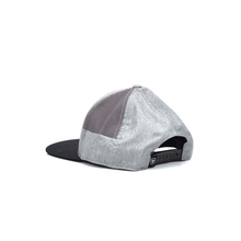 Load image into Gallery viewer, ARIAT Men's Adjustable Snapback Flex Fit 110 Round Logo Grey Hat) | 701340676664