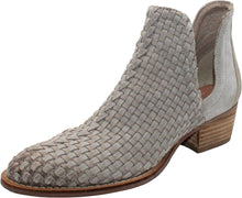 Load image into Gallery viewer, Very Volatile Women's Veracruz Ankle Bootie --|-- 8617