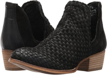 Load image into Gallery viewer, Very Volatile Women's Veracruz Ankle Bootie --|-- 8651