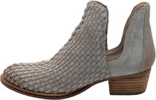 Load image into Gallery viewer, Very Volatile Women's Veracruz Ankle Bootie --|-- 8623